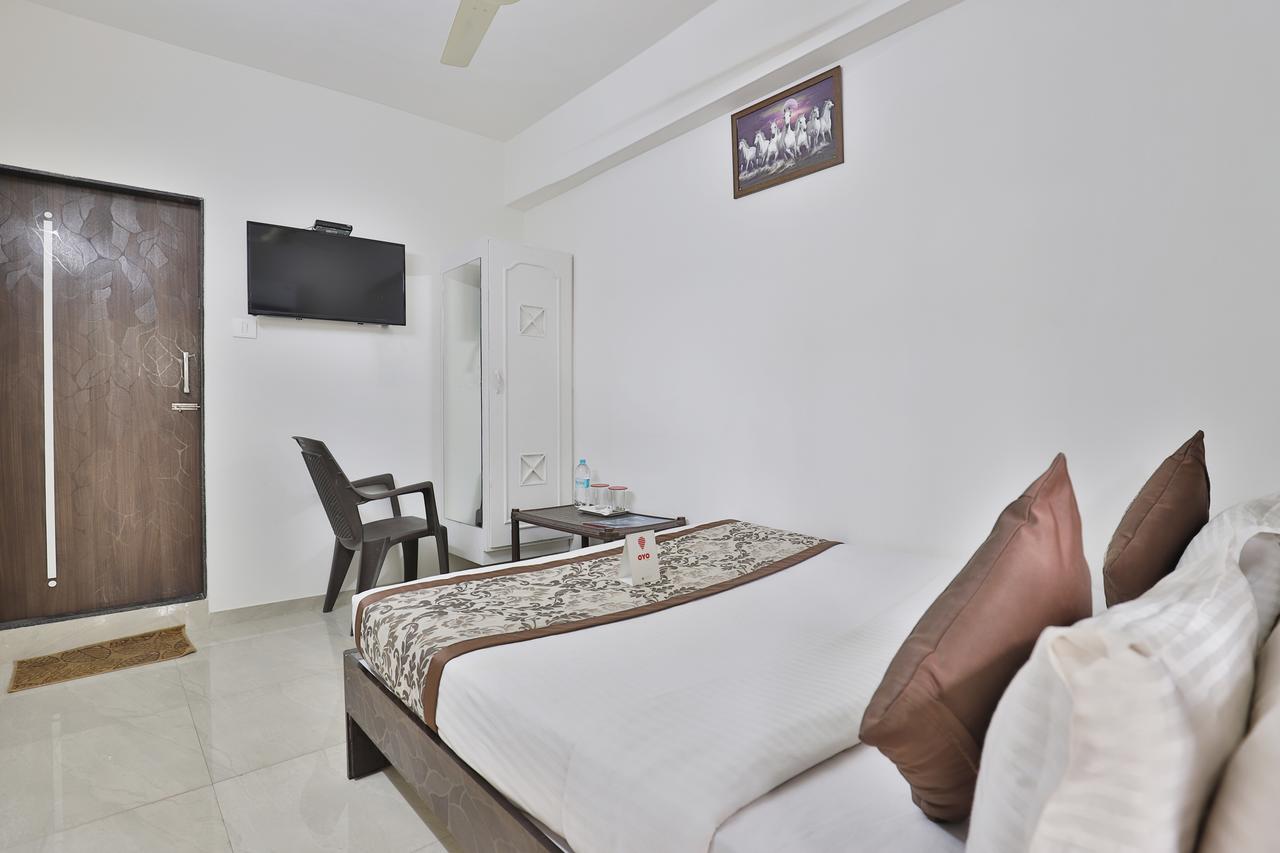 Nova Hotel Star Palace Rajkot Extérieur photo