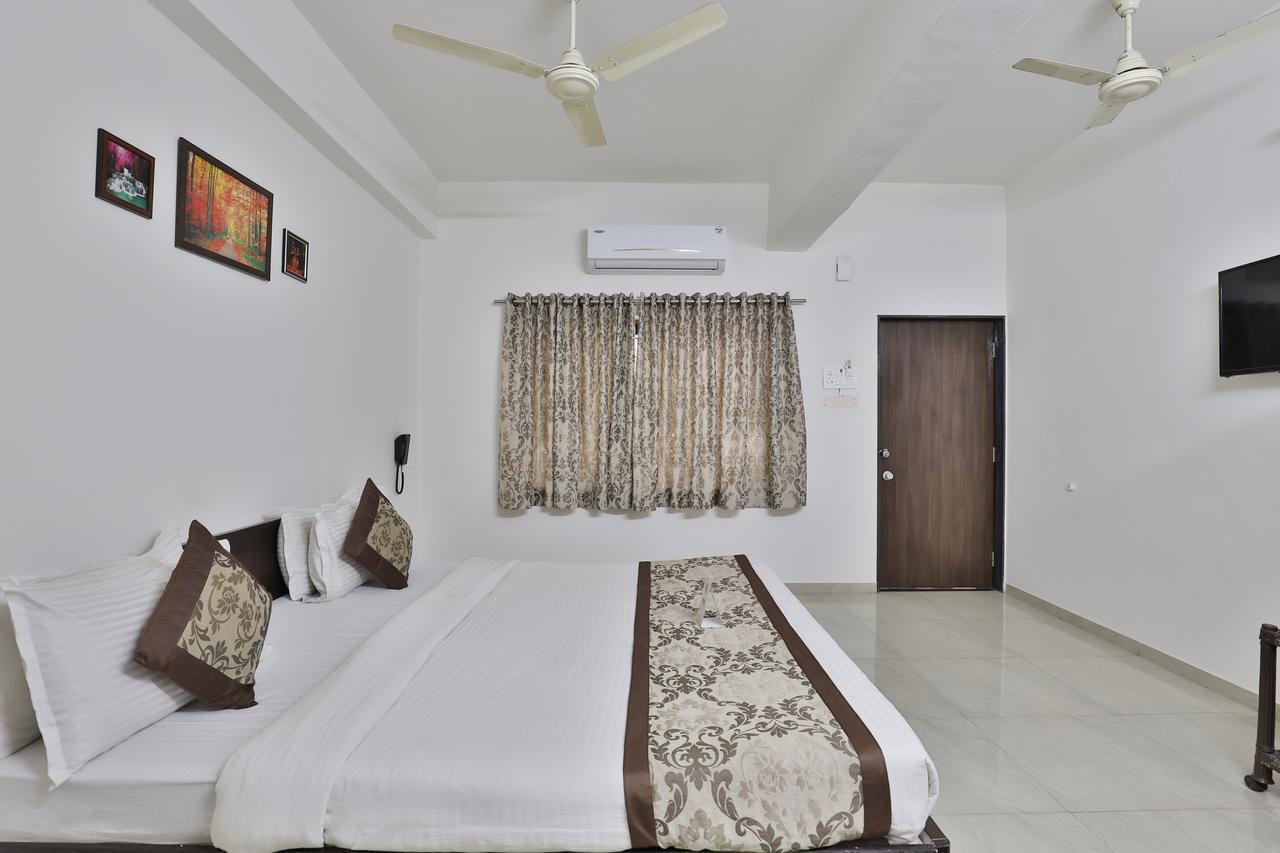 Nova Hotel Star Palace Rajkot Extérieur photo