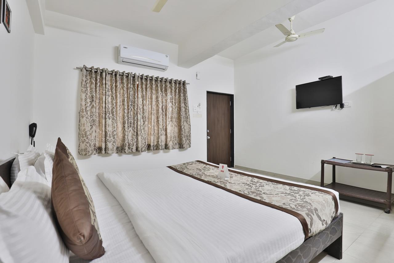 Nova Hotel Star Palace Rajkot Extérieur photo