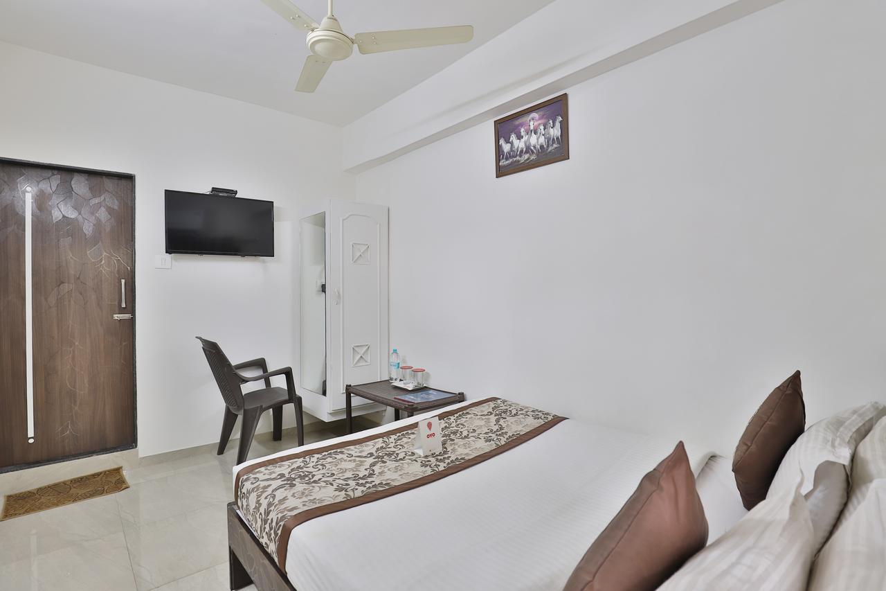 Nova Hotel Star Palace Rajkot Extérieur photo
