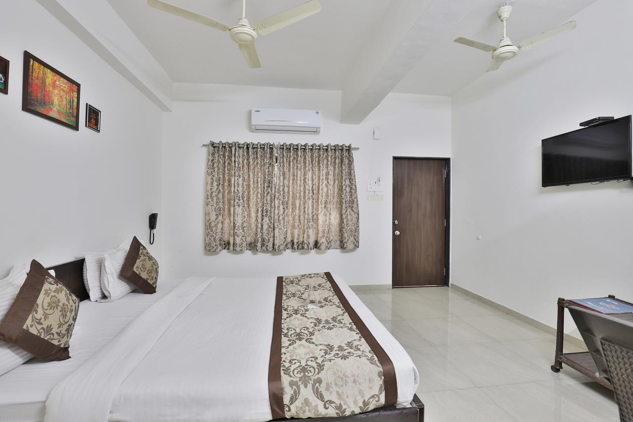 Nova Hotel Star Palace Rajkot Extérieur photo