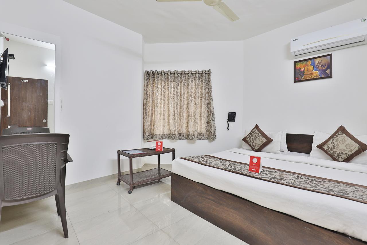 Nova Hotel Star Palace Rajkot Extérieur photo