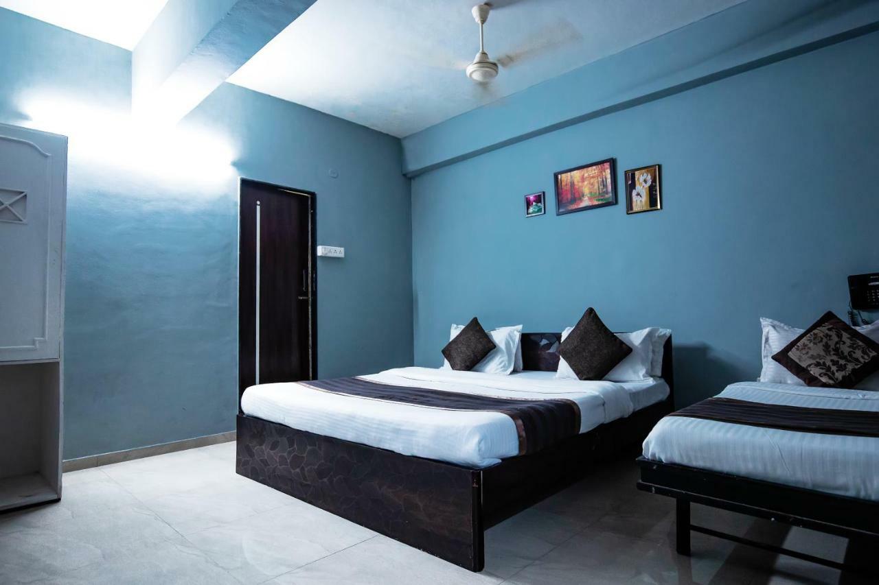 Nova Hotel Star Palace Rajkot Extérieur photo