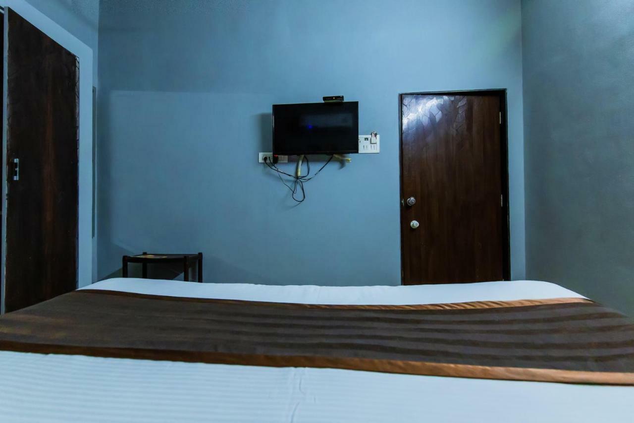 Nova Hotel Star Palace Rajkot Extérieur photo
