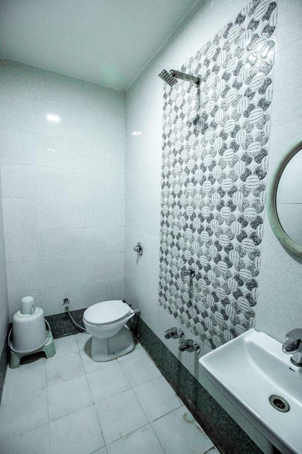 Nova Hotel Star Palace Rajkot Extérieur photo